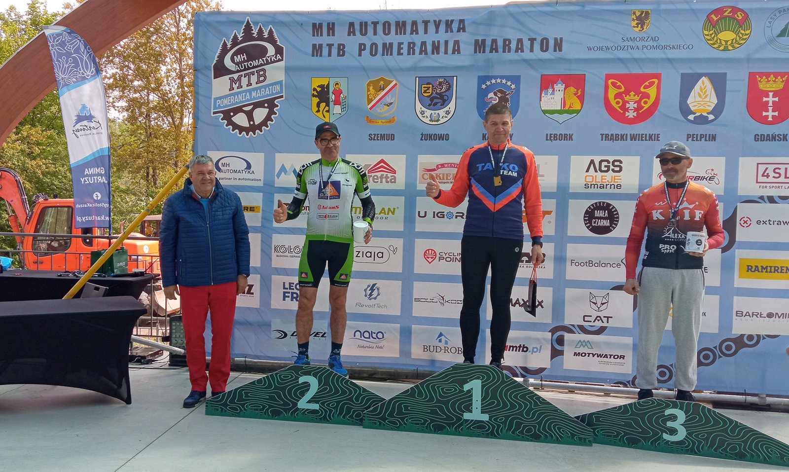 Zawodnicy MTB START Kartuzy na Złotej Górze....