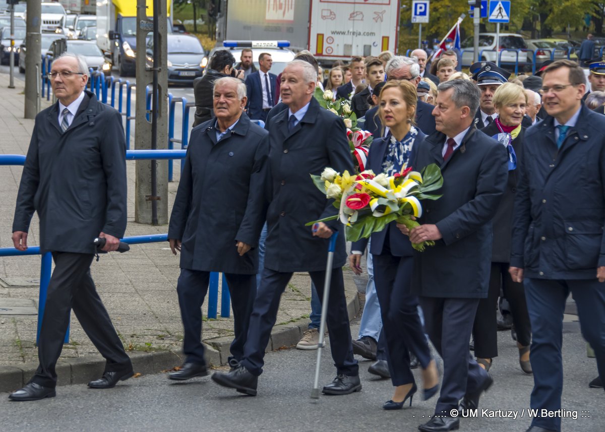 Zdjęcia z uroczystości wraz z jej uczestnikami