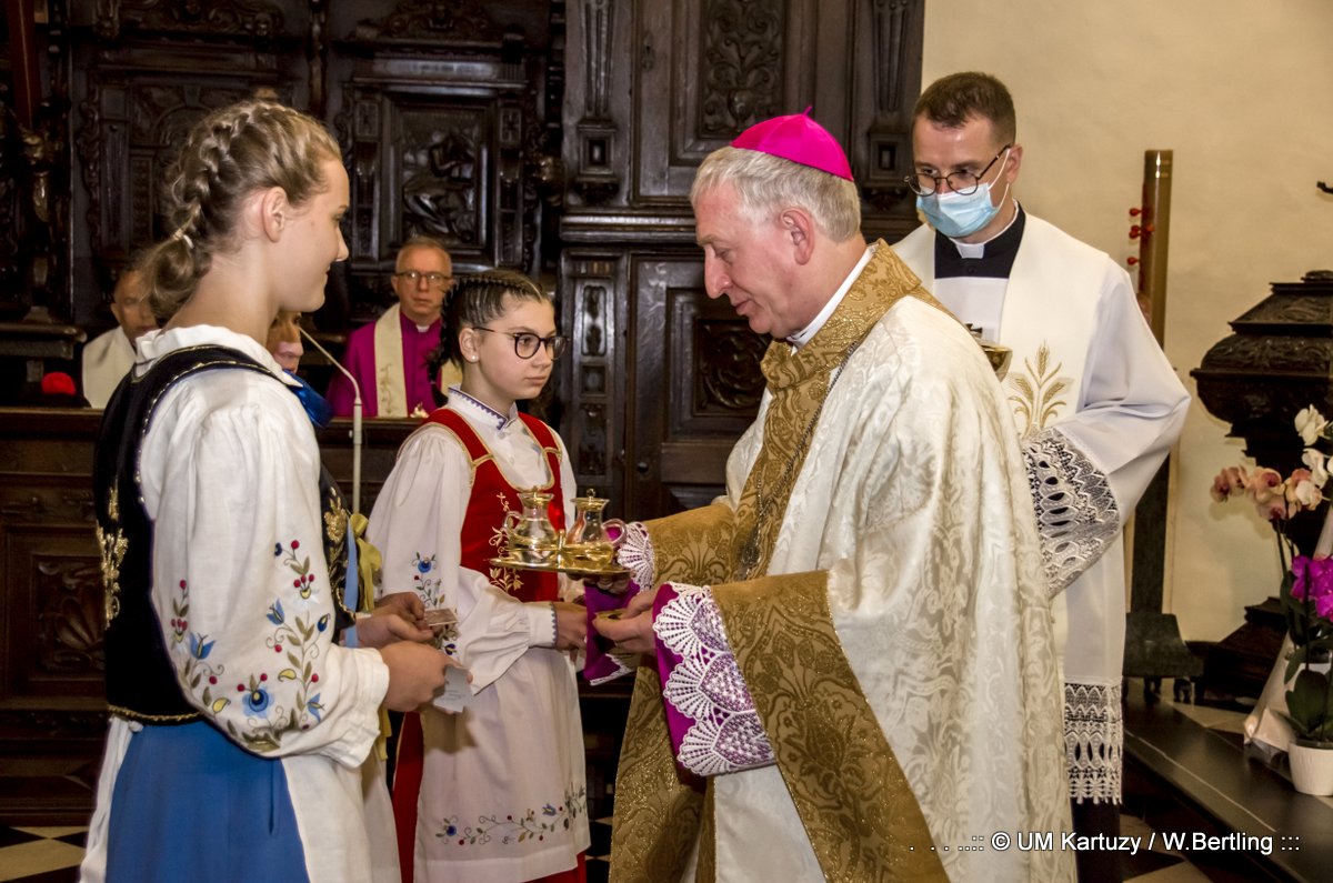 Zdjęcia z uroczystości wraz z jej uczestnikami