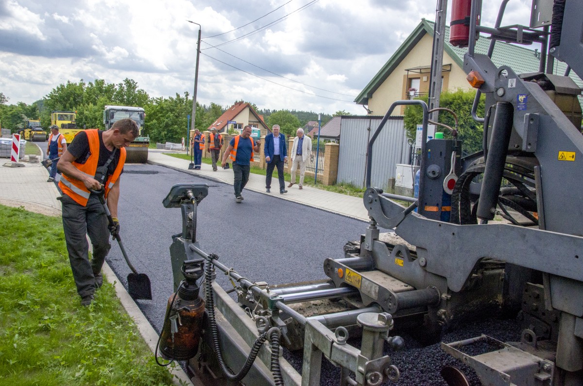 Przebudowa ul. Wiejskiej w Grzybnie