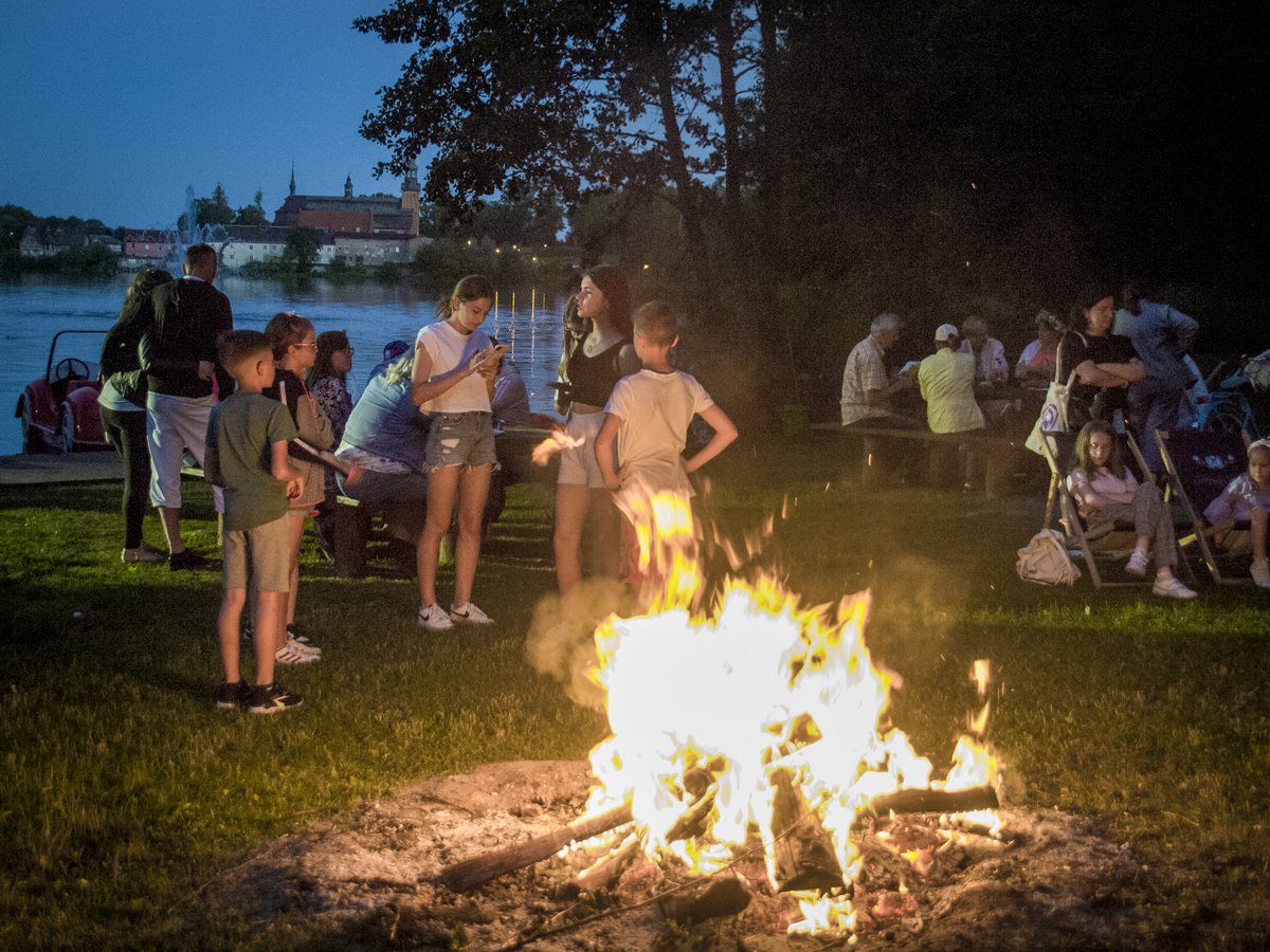 Sobótki na Wyspie Łabędziej