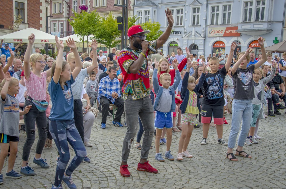 Zespół Jambo Africa na kartuskim Rynku