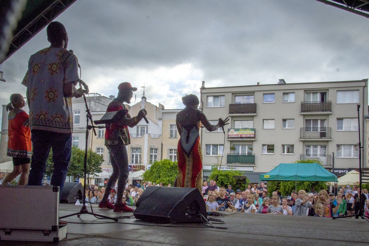 Zespół Jambo Africa na kartuskim Rynku