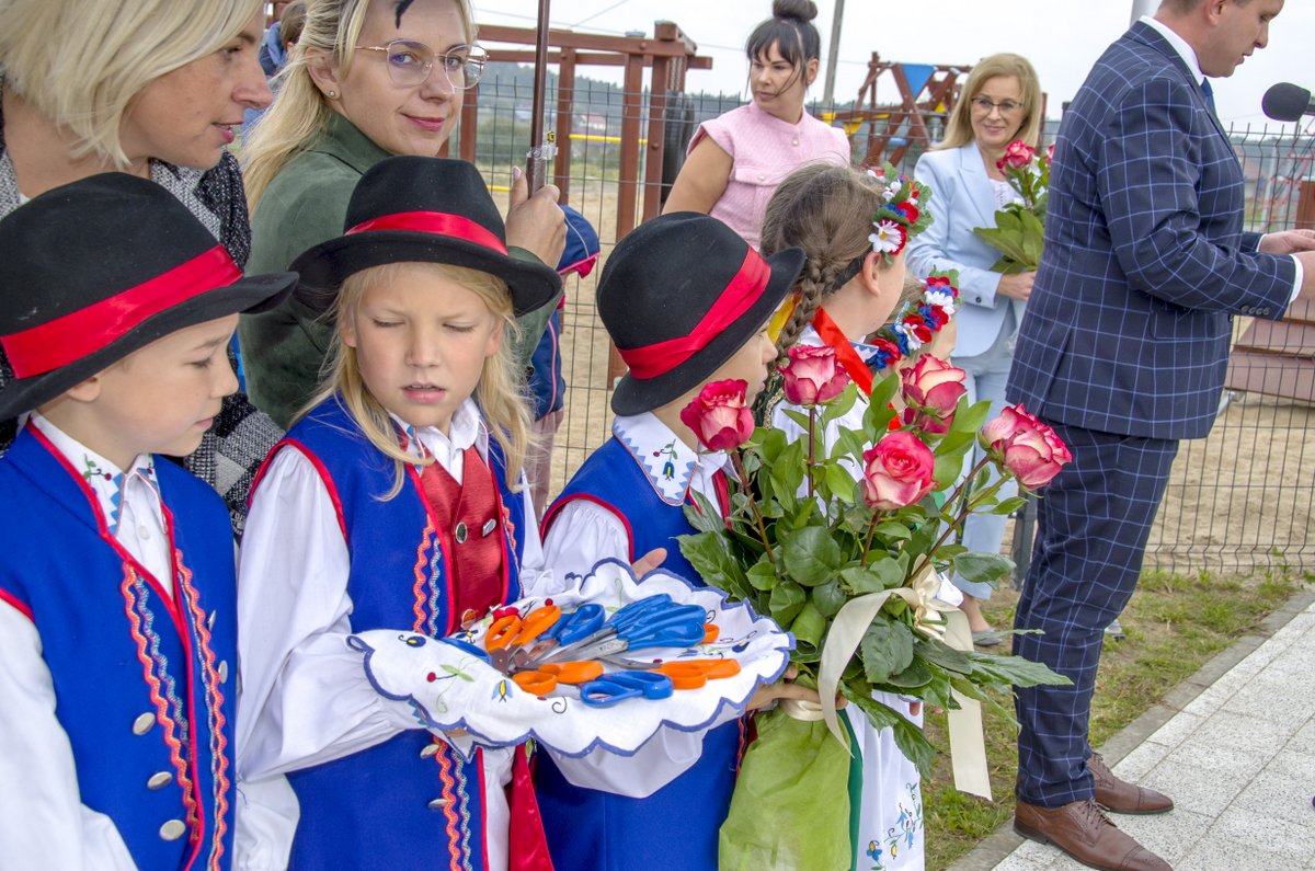 Uroczystość otwarcia przedszkola i placu zabaw w Kiełpinie