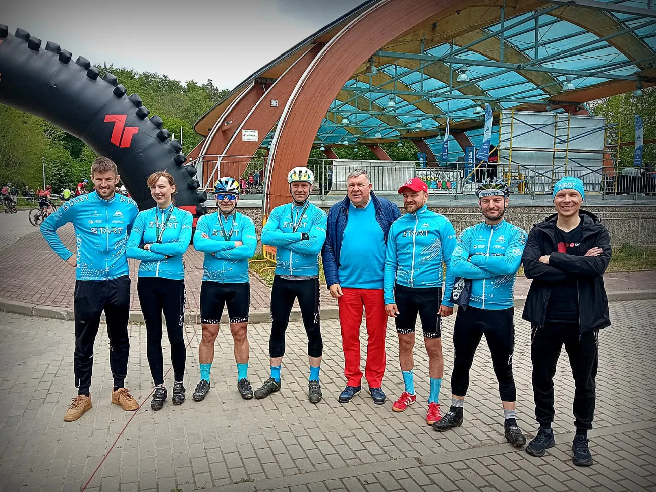 Zawodnicy MTB START Kartuzy na Złotej Górze....